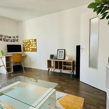 Homestay Privee Avec Balcon Et Belle Vue A Private With Balcony Grenoble