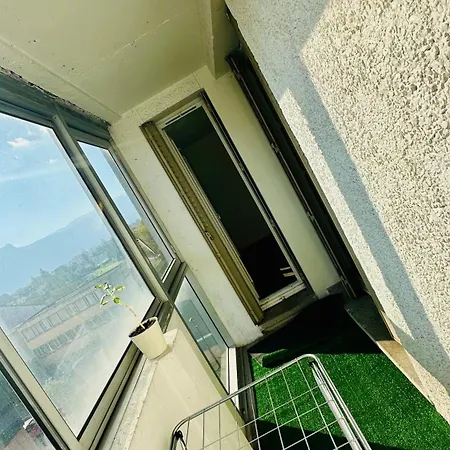 Homestay Privee Avec Balcon Et Belle Vue A Private With Balcony